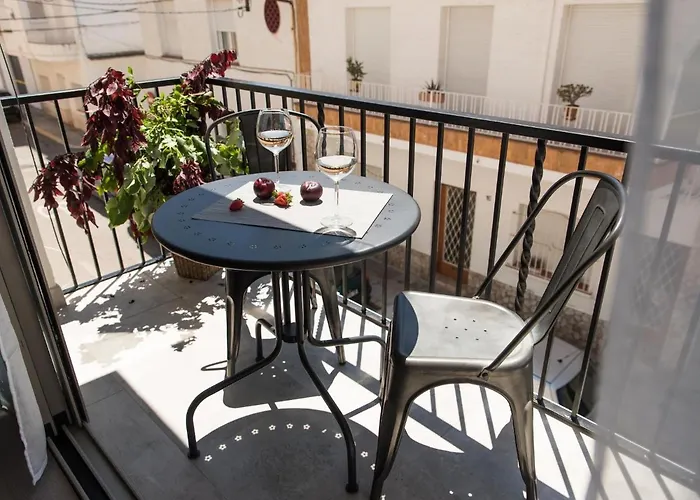 Spaces Seaside Flat- 4 Bedroom, 2 Bathroom, Terrace, Near Apartamento Sitges