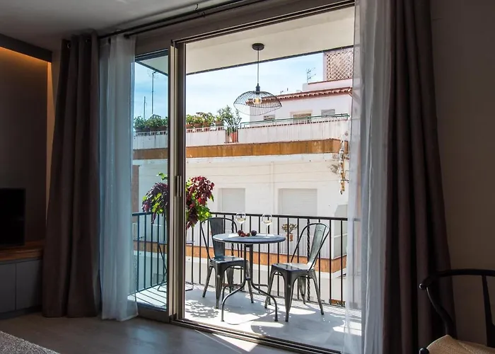 Spaces Seaside Flat- 4 Bedroom, 2 Bathroom, Terrace, Near Sitges