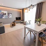 Spaces Seaside Flat- 4 Bedroom, 2 Bathroom, Terrace, Near Apartamento Sitges