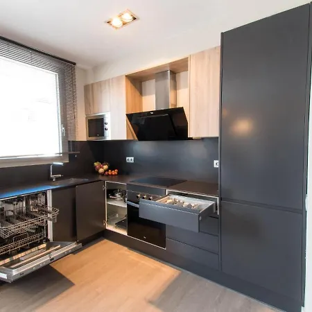 Spaces Seaside Flat- 4 Bedroom, 2 Bathroom, Terrace, Near Sitges