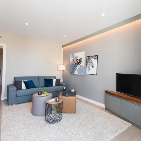 Apartmán Spaces Seaside Flat- 4 Bedroom, 2 Bathroom, Terrace, Near