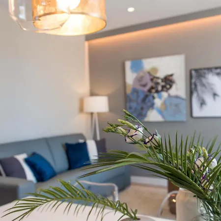 Apartment Spaces Seaside Flat- 4 Bedroom, 2 Bathroom, Terrace, Near