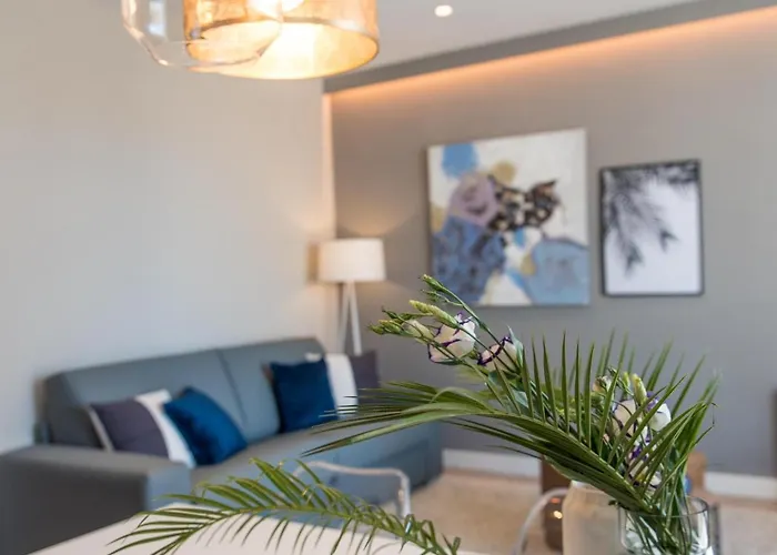 Apartment Spaces Seaside Flat- 4 Bedroom, 2 Bathroom, Terrace, Near