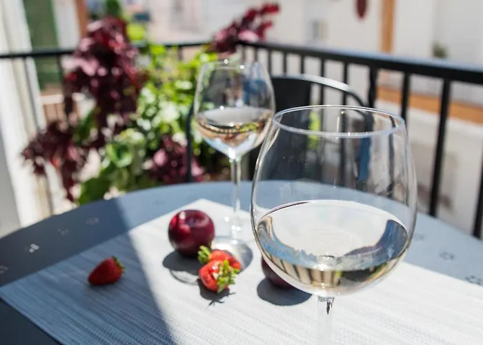 Spaces Seaside Flat- 4 Bedroom, 2 Bathroom, Terrace, Near Apartamento *