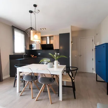 Spaces Seaside Flat- 4 Bedroom, 2 Bathroom, Terrace, Near * Σίτζες