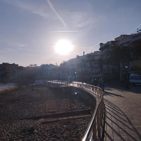 Spaces Seaside Flat- 4 Bedroom, 2 Bathroom, Terrace, Near * Σίτζες